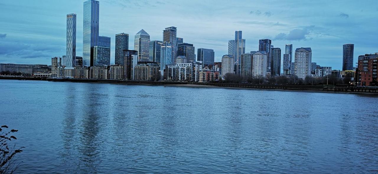 Stunning Massive Bedroom +Direct Thames River View London Exterior foto