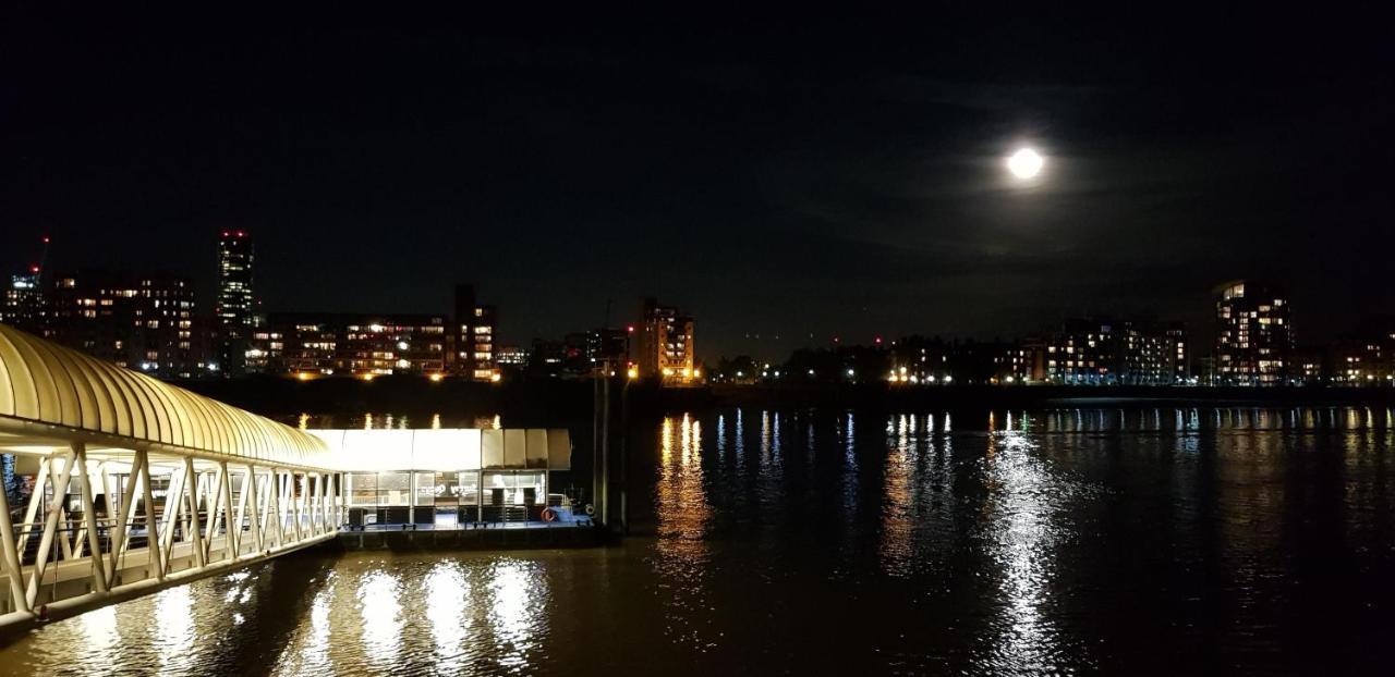 Stunning Massive Bedroom +Direct Thames River View London Exterior foto