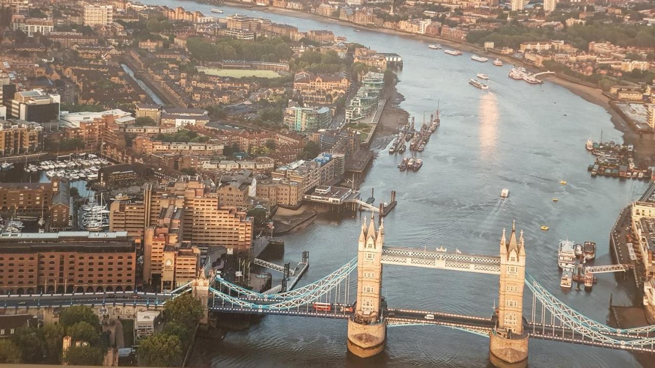 Stunning Massive Bedroom +Direct Thames River View London Exterior foto