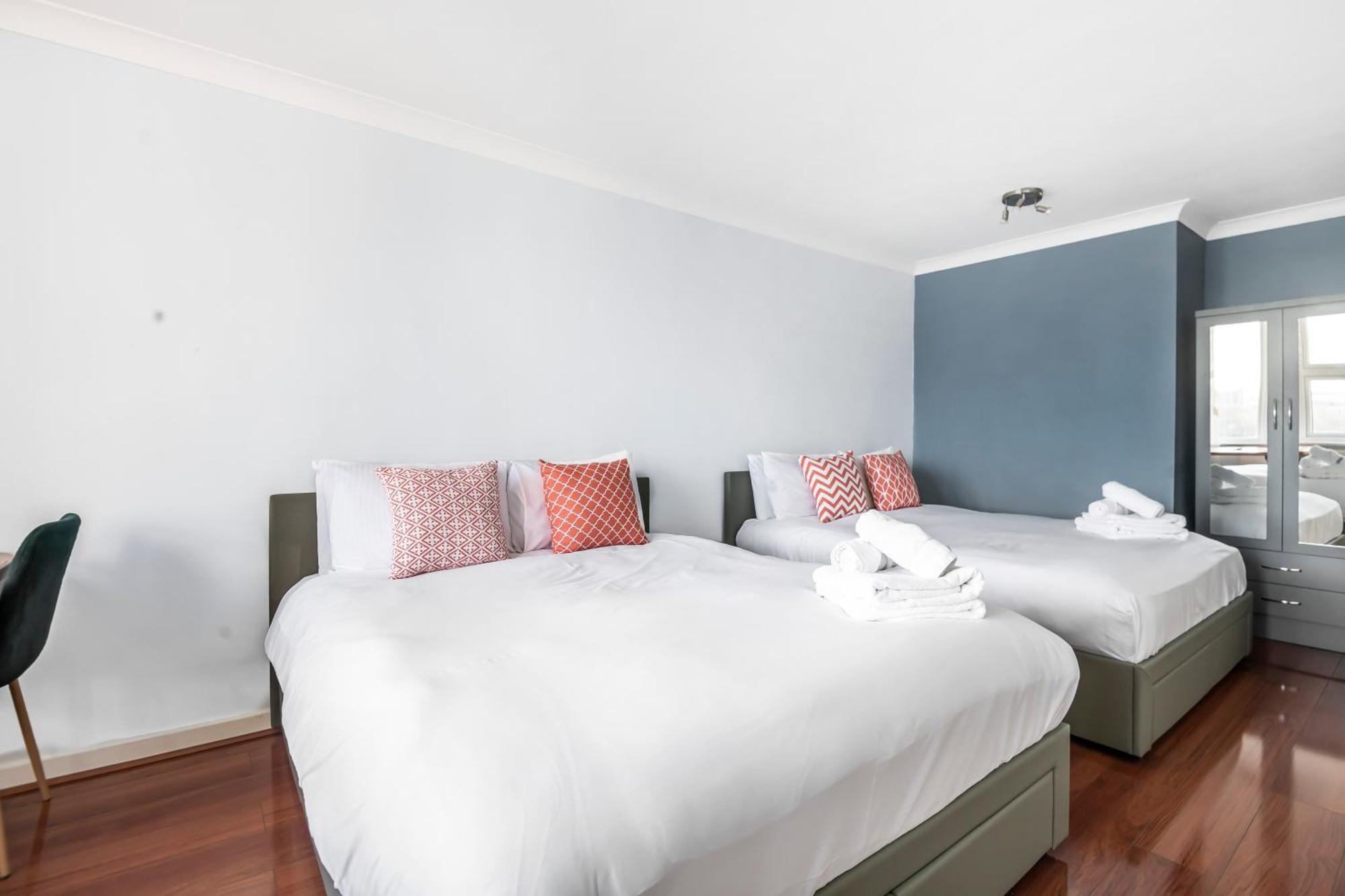 Stunning Massive Bedroom +Direct Thames River View London Exterior foto